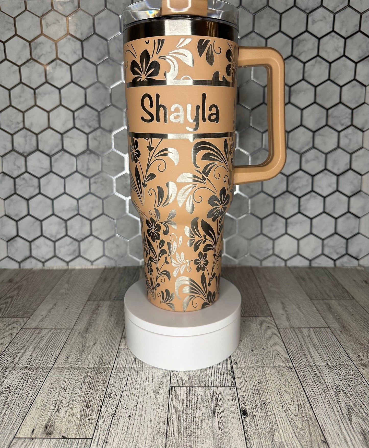 Vaso personalizado con grabado floral y nombre - Stanley Quencher (30/40 oz)