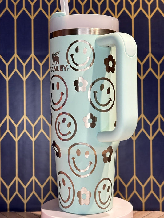 Vaso grabado con caras sonrientes y flores - Stanley Quencher 30/40 oz